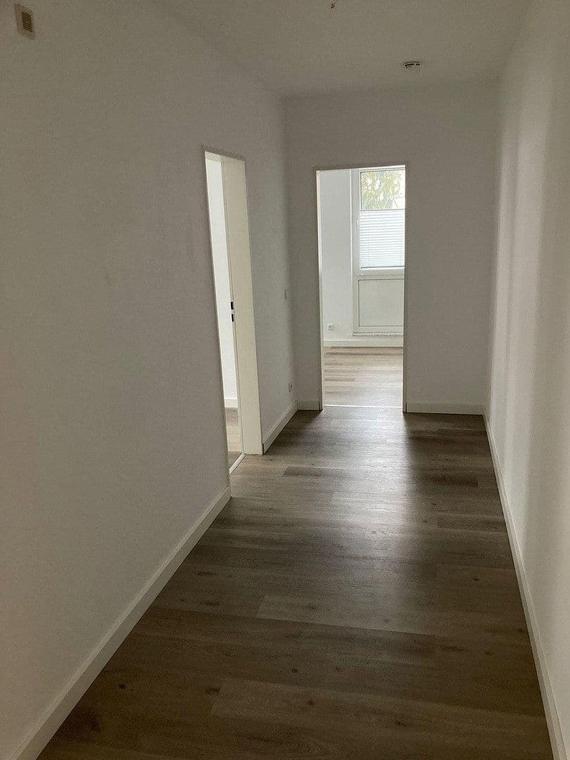 Prenájom bytu 4-izbový 102 m², Markusstr. 9, Niederkassel, Severné Porýnie - Westfálsko Prenájom bytu 4-izbový 102 m², Markusstr. 9, Niederkassel, Severné Porýnie - Westfálsko