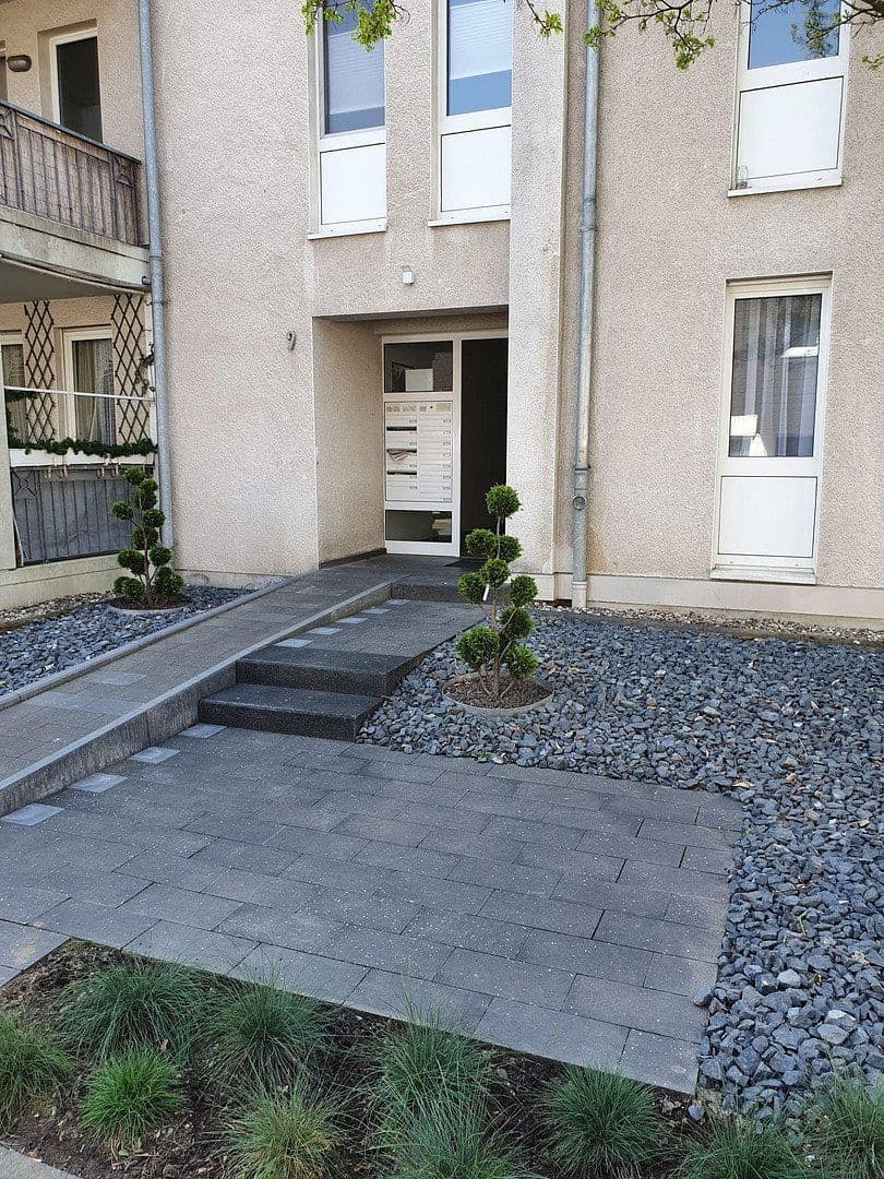 Prenájom bytu 4-izbový 102 m², Markusstr. 9, Niederkassel, Severné Porýnie - Westfálsko Prenájom bytu 4-izbový 102 m², Markusstr. 9, Niederkassel, Severné Porýnie - Westfálsko