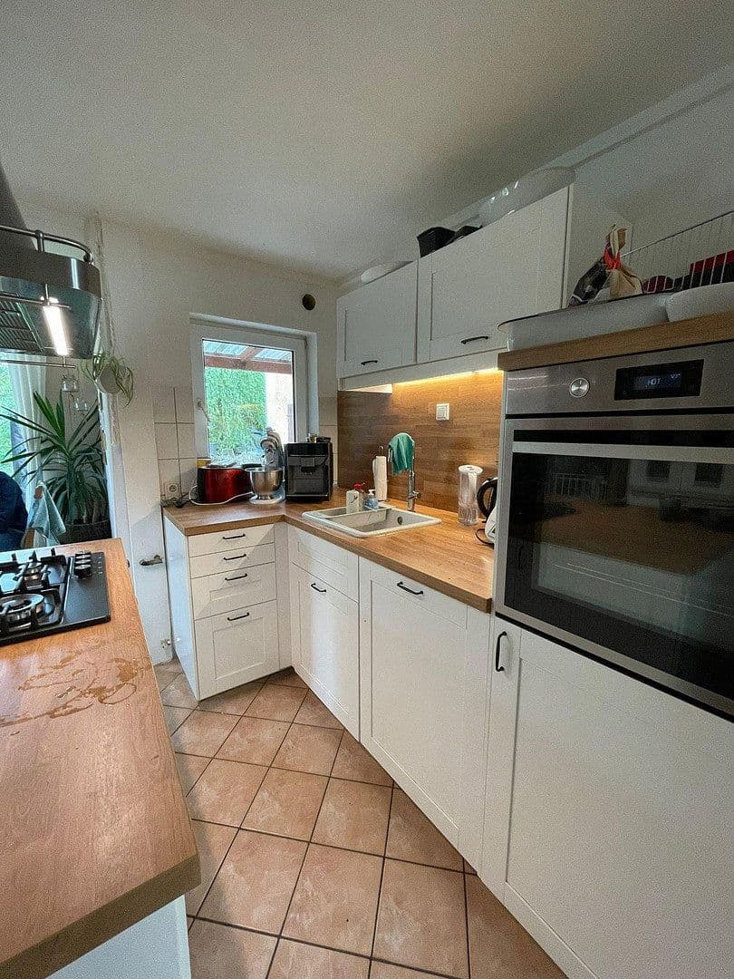 Prenájom bytu 4-izbový 98 m², Im Winkel 3, Göttingen, Dolné Sasko Prenájom bytu 4-izbový 98 m², Im Winkel 3, Göttingen, Dolné Sasko