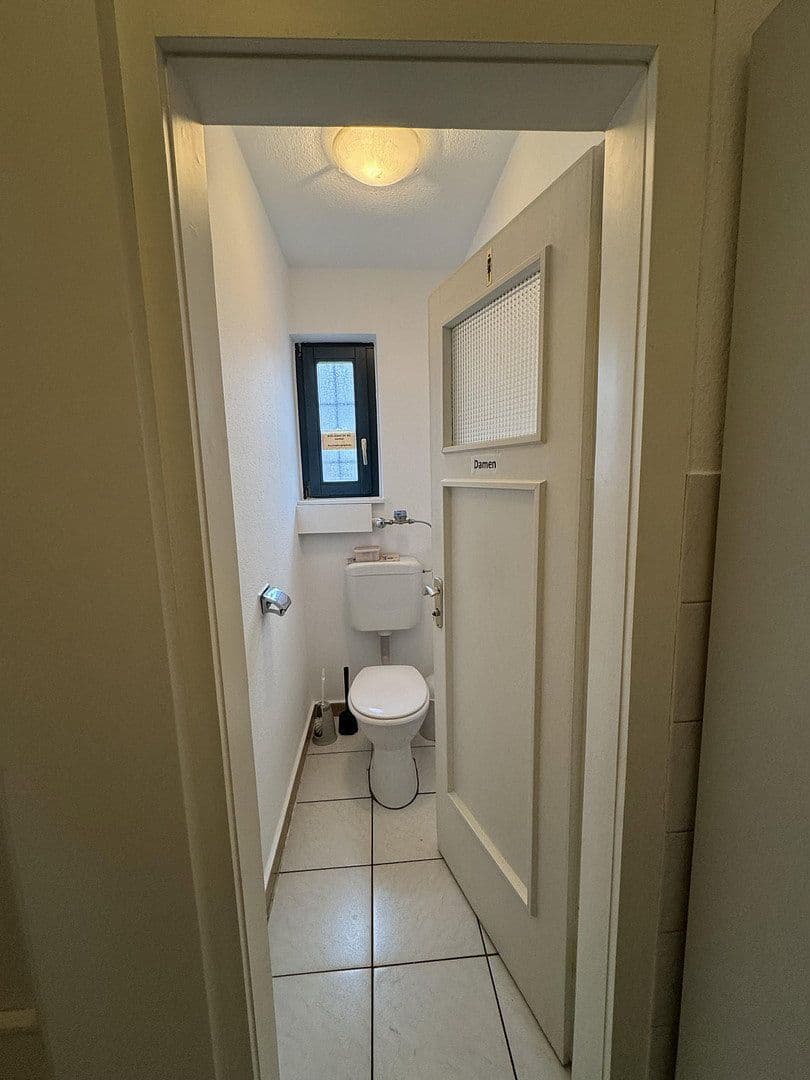 Prenájom kancelárie 114 m², Beethovenstraße, Villingen-Schwenningen, Bádensko-Wurttembersko Prenájom kancelárie 114 m², Beethovenstraße, Villingen-Schwenningen, Bádensko-Wurttembersko