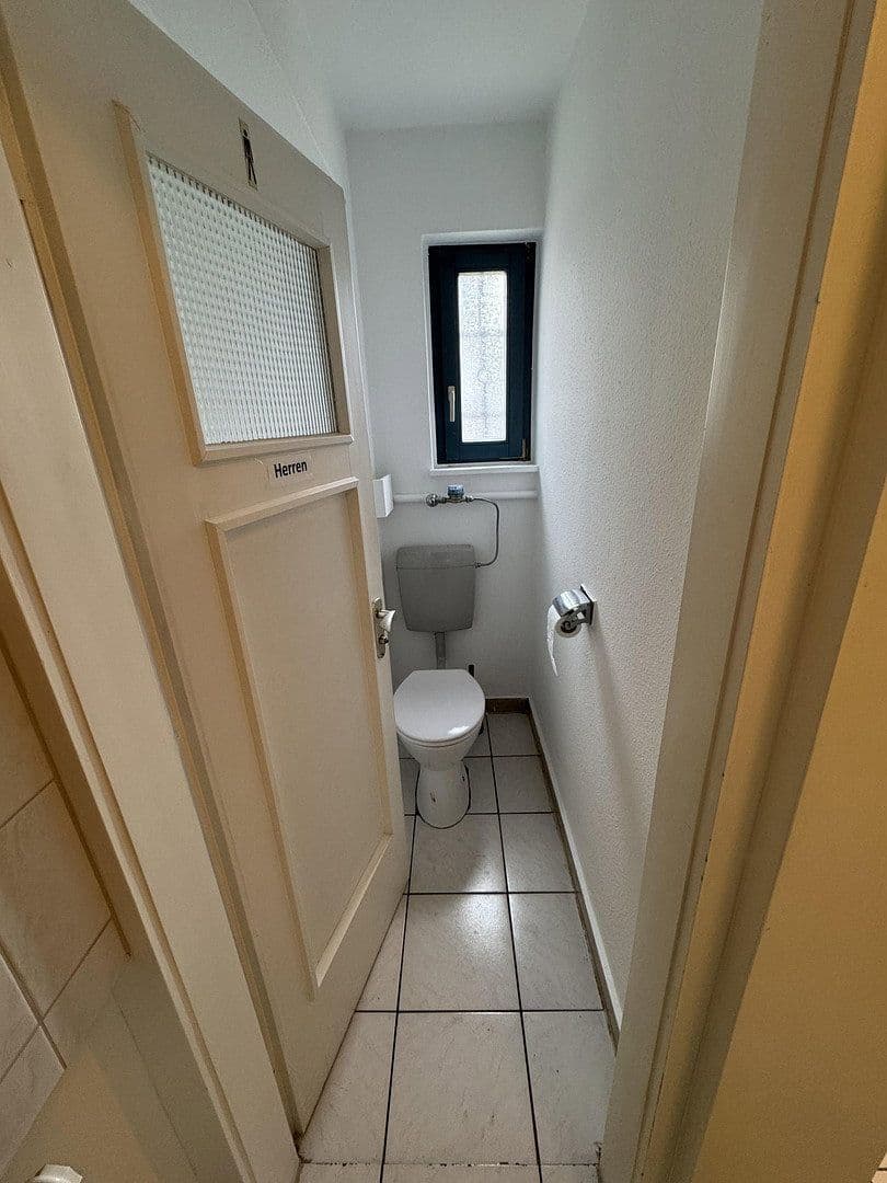 Prenájom kancelárie 114 m², Beethovenstraße, Villingen-Schwenningen, Bádensko-Wurttembersko Prenájom kancelárie 114 m², Beethovenstraße, Villingen-Schwenningen, Bádensko-Wurttembersko