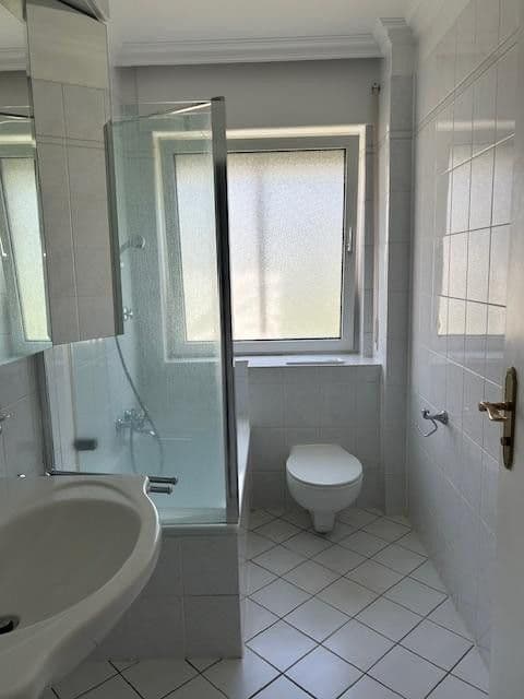 Prenájom bytu 2-izbový 70 m², Friedenstraße 22A, Wiesbaden, Hesensko Prenájom bytu 2-izbový 70 m², Friedenstraße 22A, Wiesbaden, Hesensko