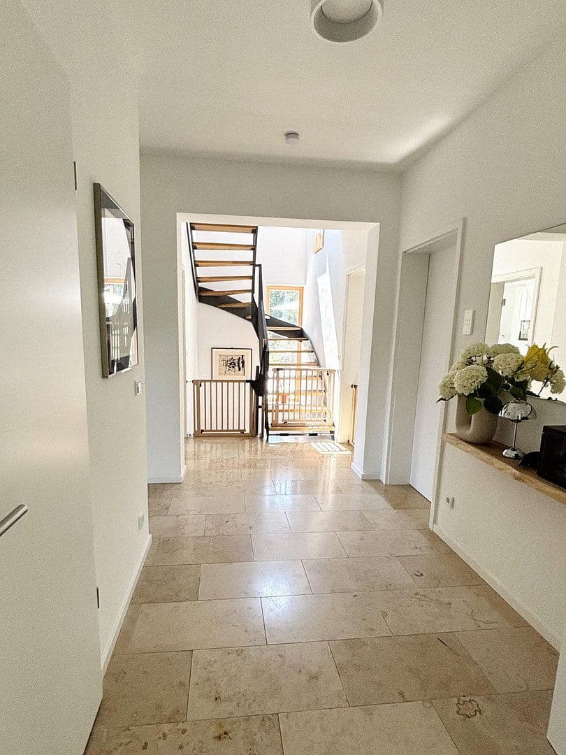 Predaj domu 250 m², pozemek 852 m², Berlin, Berlín Predaj domu 250 m², pozemek 852 m², Berlin, Berlín