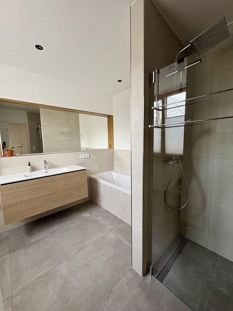 Predaj domu 250 m², pozemek 852 m², Berlin, Berlín Predaj domu 250 m², pozemek 852 m², Berlin, Berlín