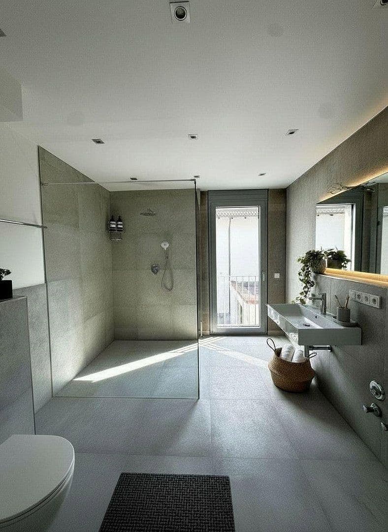 Prenájom bytu 2-izbový 56 m², München, Bavorsko Prenájom bytu 2-izbový 56 m², München, Bavorsko