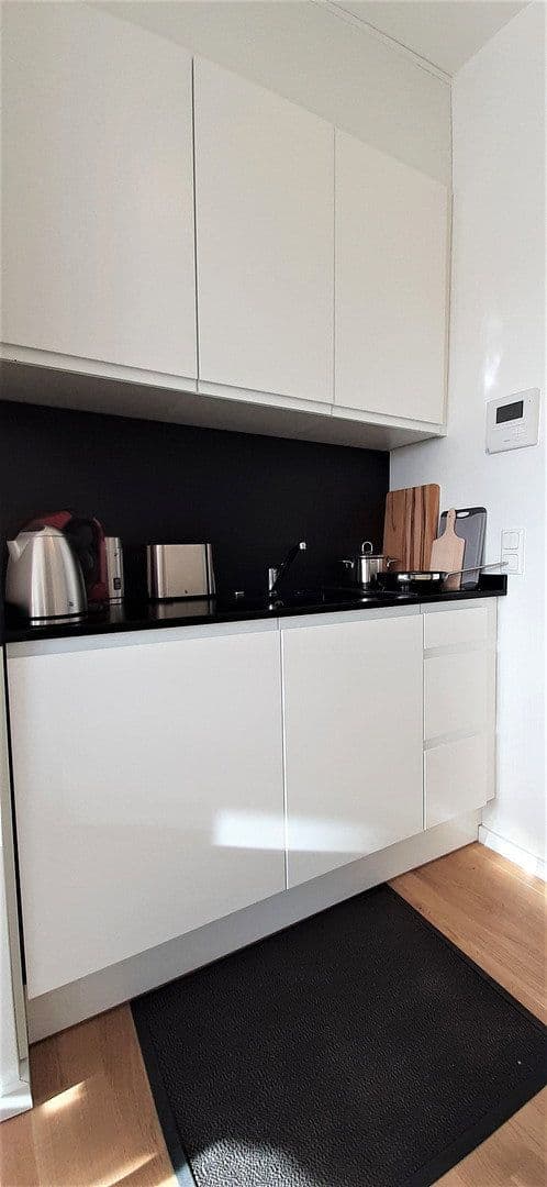 Prenájom bytu 1-izbový 32 m², Berlin, Berlín Prenájom bytu 1-izbový 32 m², Berlin, Berlín