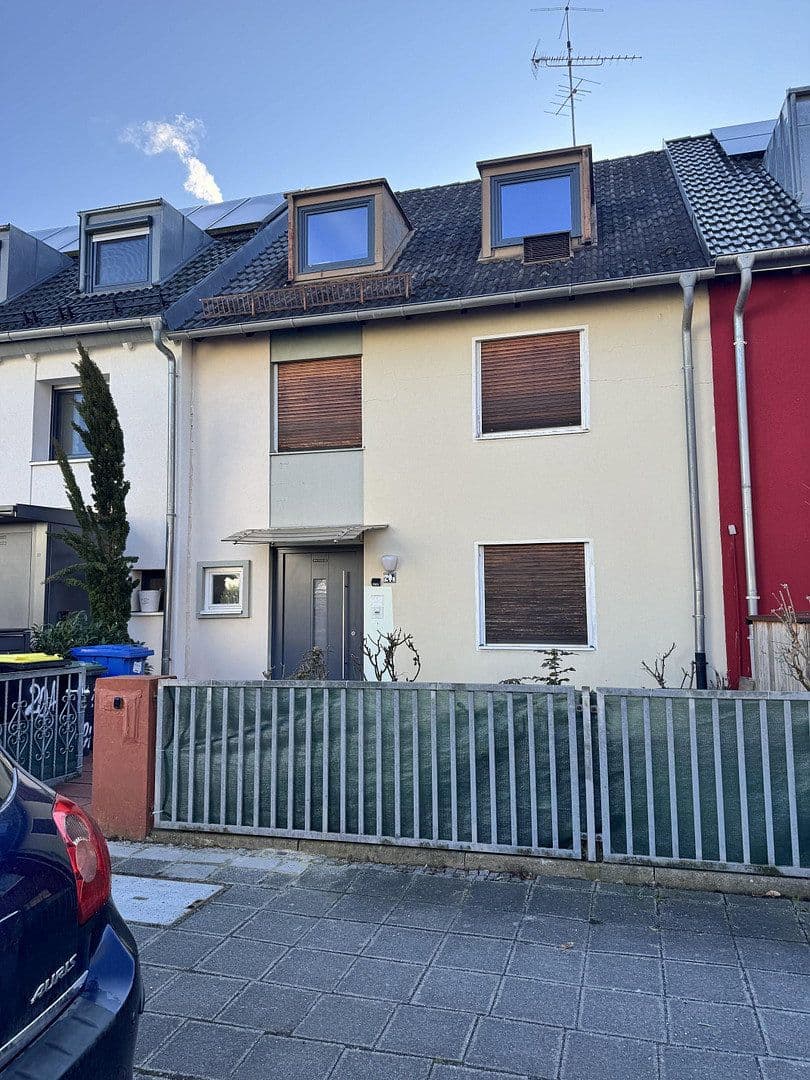 Predaj domu 115 m², pozemek 230 m², Graudenzerstr. 20a, Nürnberg, Bavorsko Predaj domu 115 m², pozemek 230 m², Graudenzerstr. 20a, Nürnberg, Bavorsko