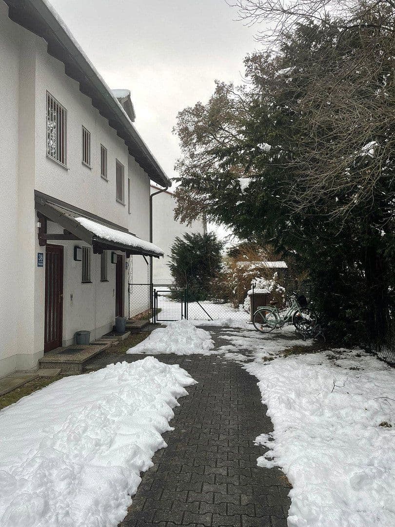 Prenájom bytu 3-izbový 75 m², Obermenzing/München, Bavorsko Prenájom bytu 3-izbový 75 m², Obermenzing/München, Bavorsko