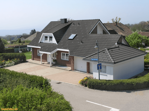 Predaj domu 260 m², pozemek 709 m², Murg, Bádensko-Wurttembersko Predaj domu 260 m², pozemek 709 m², Murg, Bádensko-Wurttembersko