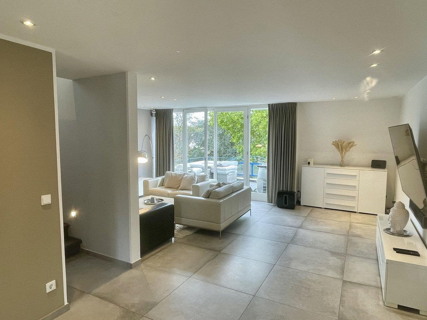 Predaj bytu 4-izbový 106 m², Köln, Severné Porýnie - Westfálsko Predaj bytu 4-izbový 106 m², Köln, Severné Porýnie - Westfálsko