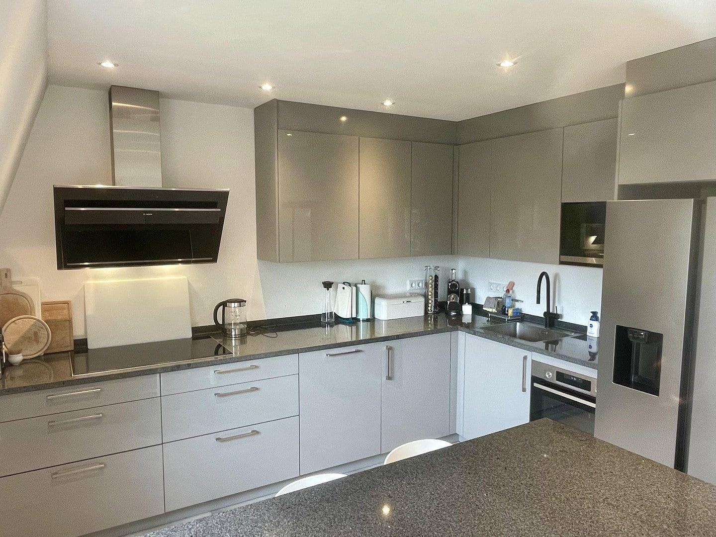 Predaj bytu 4-izbový 106 m², Köln, Severné Porýnie - Westfálsko Predaj bytu 4-izbový 106 m², Köln, Severné Porýnie - Westfálsko