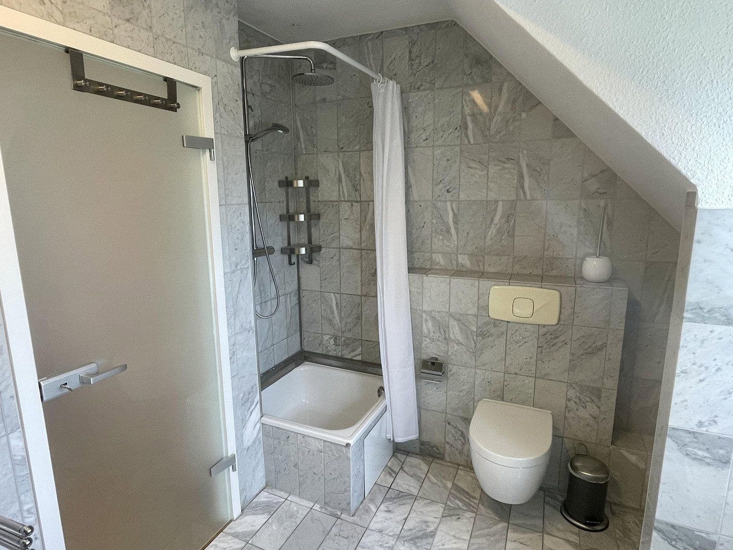 Predaj bytu 4-izbový 106 m², Köln, Severné Porýnie - Westfálsko Predaj bytu 4-izbový 106 m², Köln, Severné Porýnie - Westfálsko