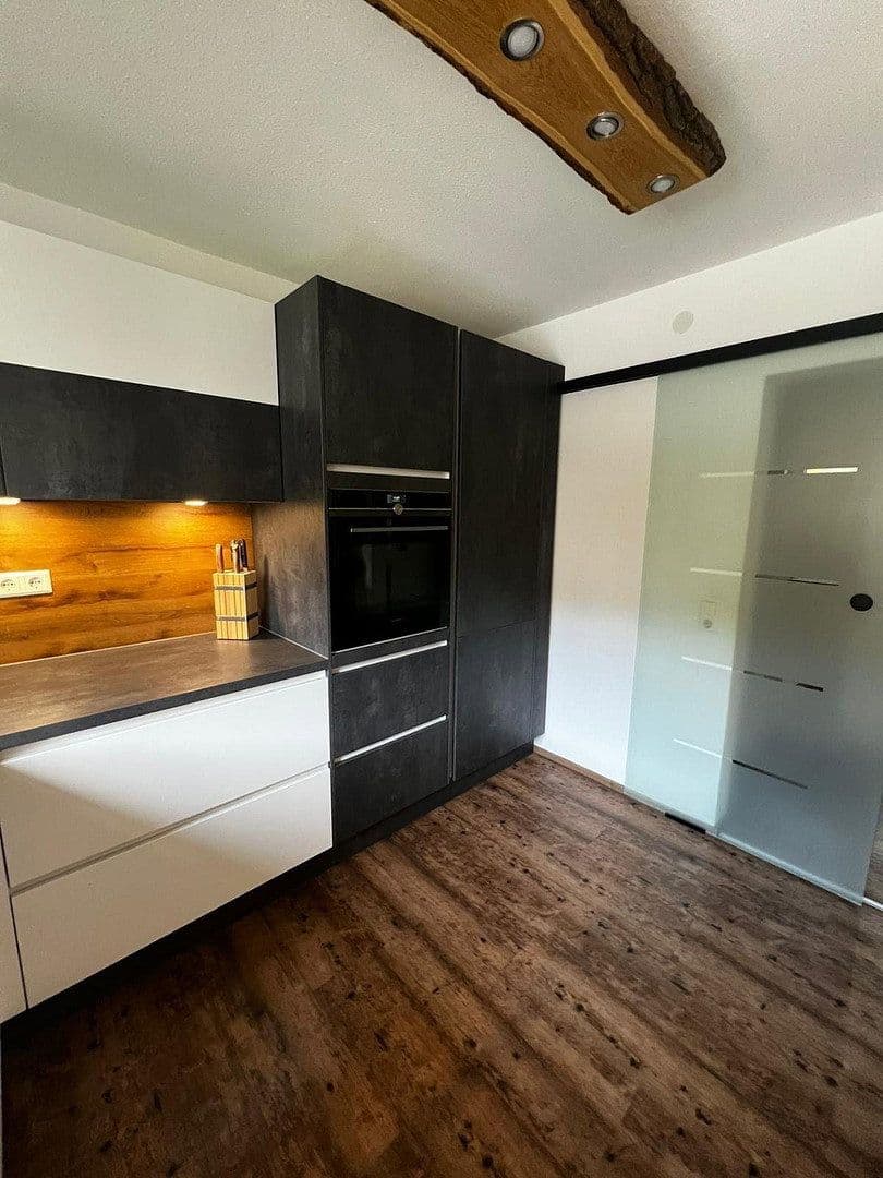 Prenájom bytu 2-izbový 63 m², Tuttlingen, Bádensko-Wurttembersko Prenájom bytu 2-izbový 63 m², Tuttlingen, Bádensko-Wurttembersko