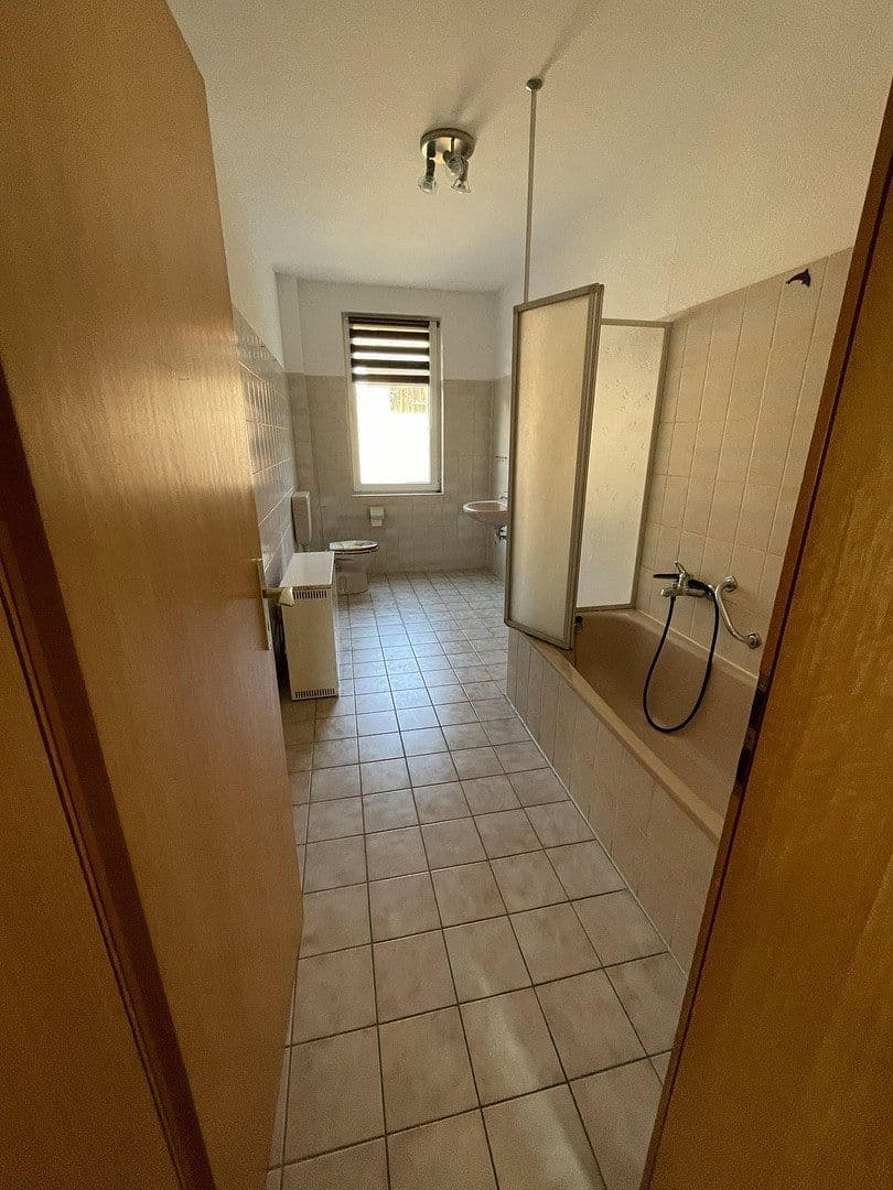 Prenájom bytu 3-izbový 72 m², Hauptstr. 34, Helmstedt, Dolné Sasko Prenájom bytu 3-izbový 72 m², Hauptstr. 34, Helmstedt, Dolné Sasko