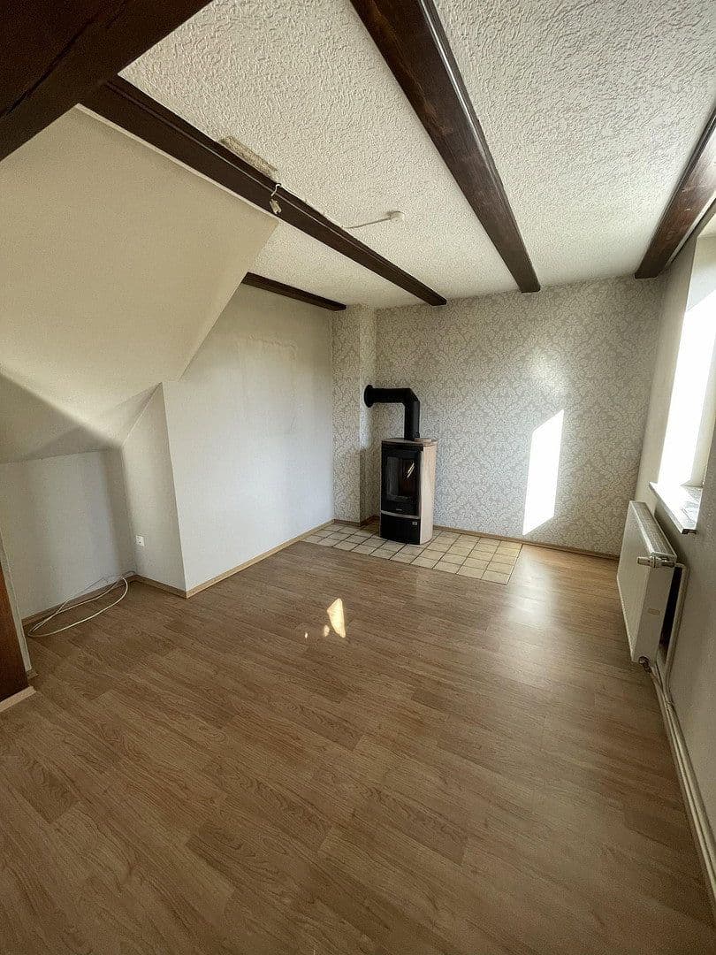 Prenájom bytu 4-izbový 137 m², Hauptstr. 34, Helmstedt, Dolné Sasko Prenájom bytu 4-izbový 137 m², Hauptstr. 34, Helmstedt, Dolné Sasko