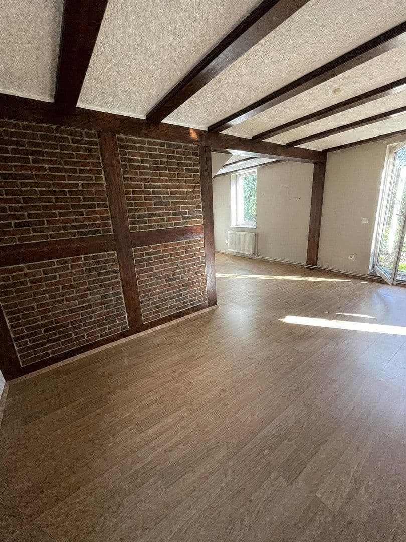 Prenájom bytu 4-izbový 137 m², Hauptstr. 34, Helmstedt, Dolné Sasko Prenájom bytu 4-izbový 137 m², Hauptstr. 34, Helmstedt, Dolné Sasko