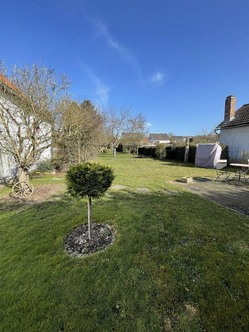 Prenájom bytu 4-izbový 137 m², Hauptstr. 34, Helmstedt, Dolné Sasko Prenájom bytu 4-izbový 137 m², Hauptstr. 34, Helmstedt, Dolné Sasko