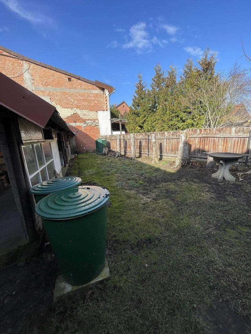 Prenájom bytu 4-izbový 137 m², Hauptstr. 34, Helmstedt, Dolné Sasko Prenájom bytu 4-izbový 137 m², Hauptstr. 34, Helmstedt, Dolné Sasko