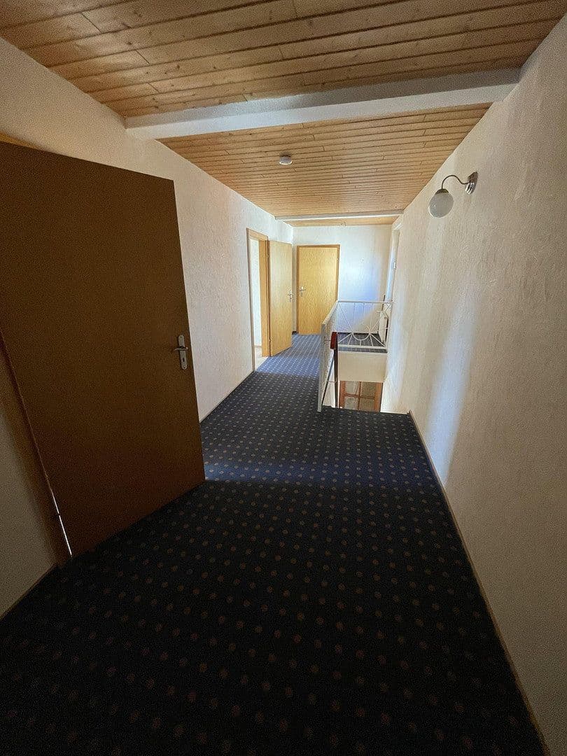 Prenájom bytu 4-izbový 137 m², Hauptstr. 34, Helmstedt, Dolné Sasko Prenájom bytu 4-izbový 137 m², Hauptstr. 34, Helmstedt, Dolné Sasko