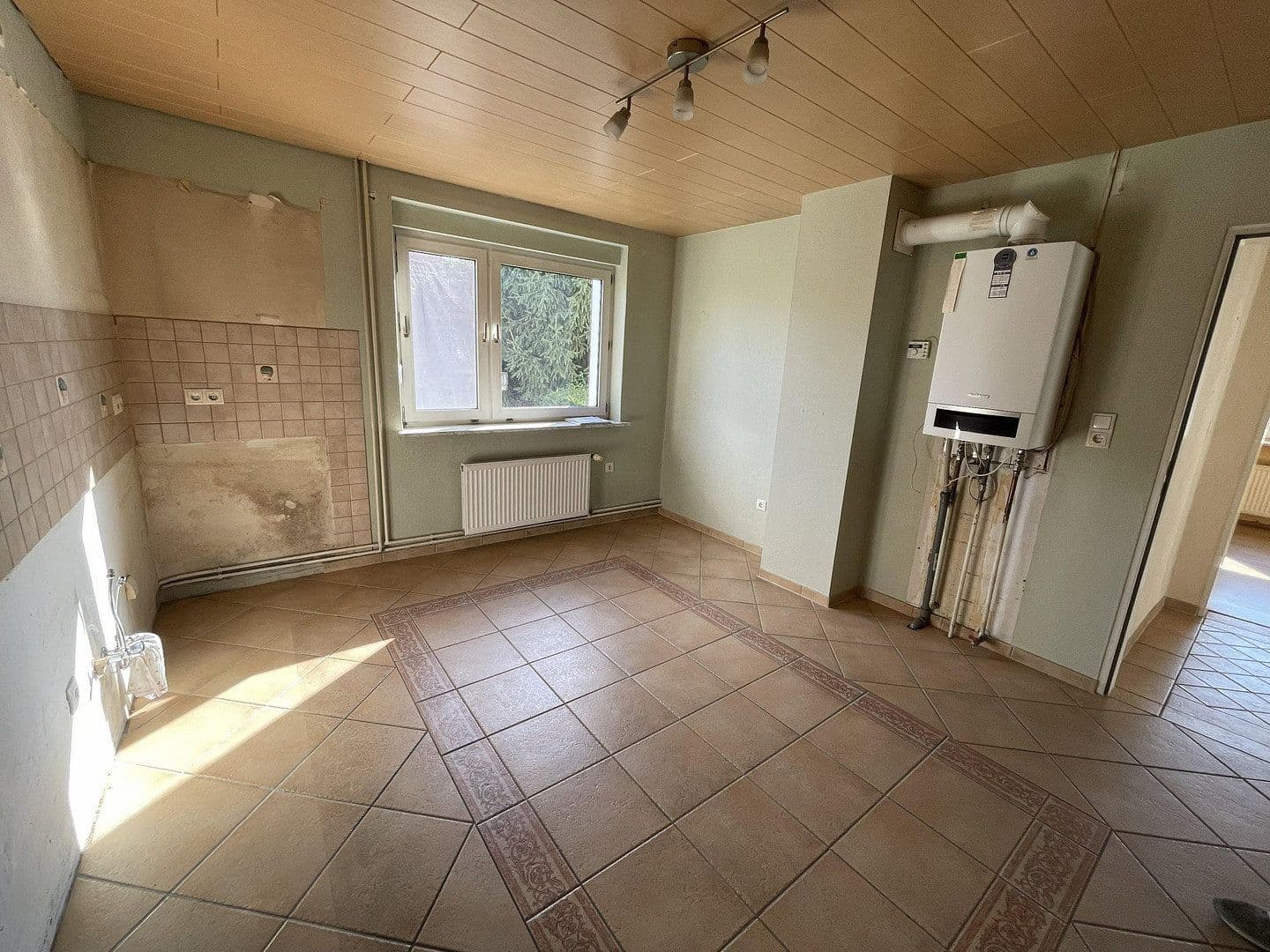 Prenájom bytu 4-izbový 137 m², Hauptstr. 34, Helmstedt, Dolné Sasko Prenájom bytu 4-izbový 137 m², Hauptstr. 34, Helmstedt, Dolné Sasko