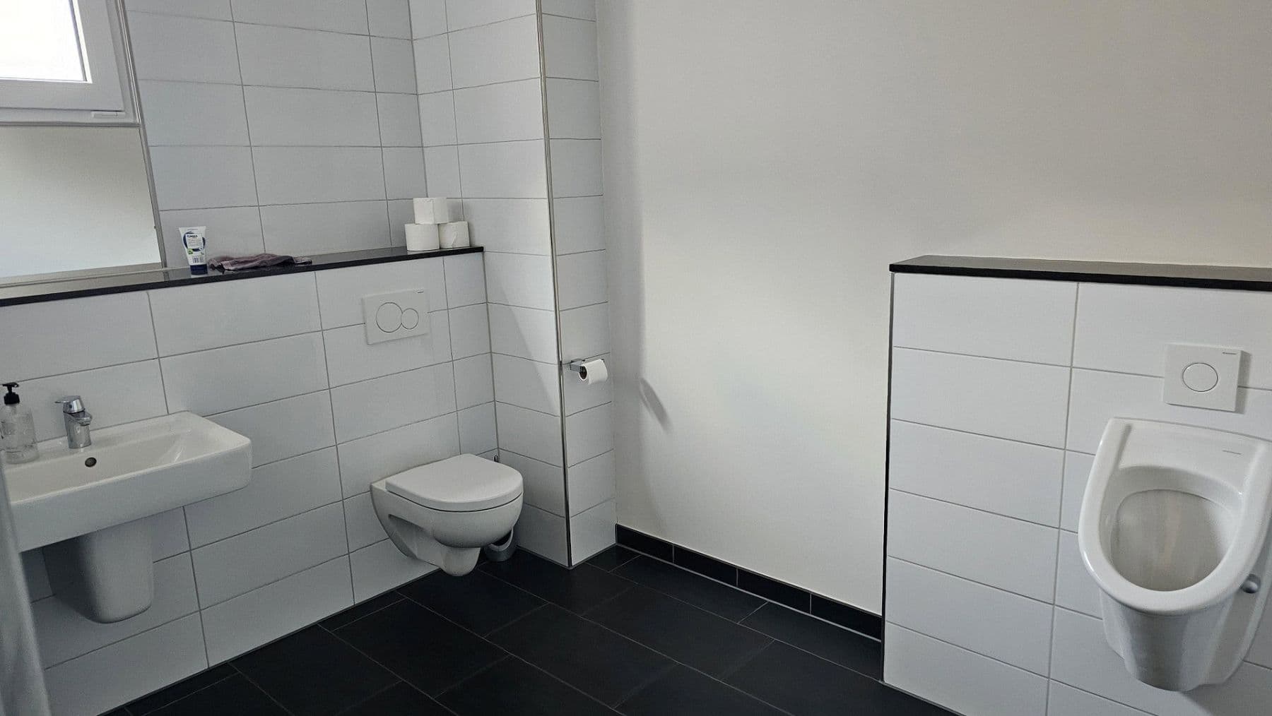 Prenájom nebytového priestoru 4.760 m², Willich, Severné Porýnie - Westfálsko Prenájom nebytového priestoru 4.760 m², Willich, Severné Porýnie - Westfálsko