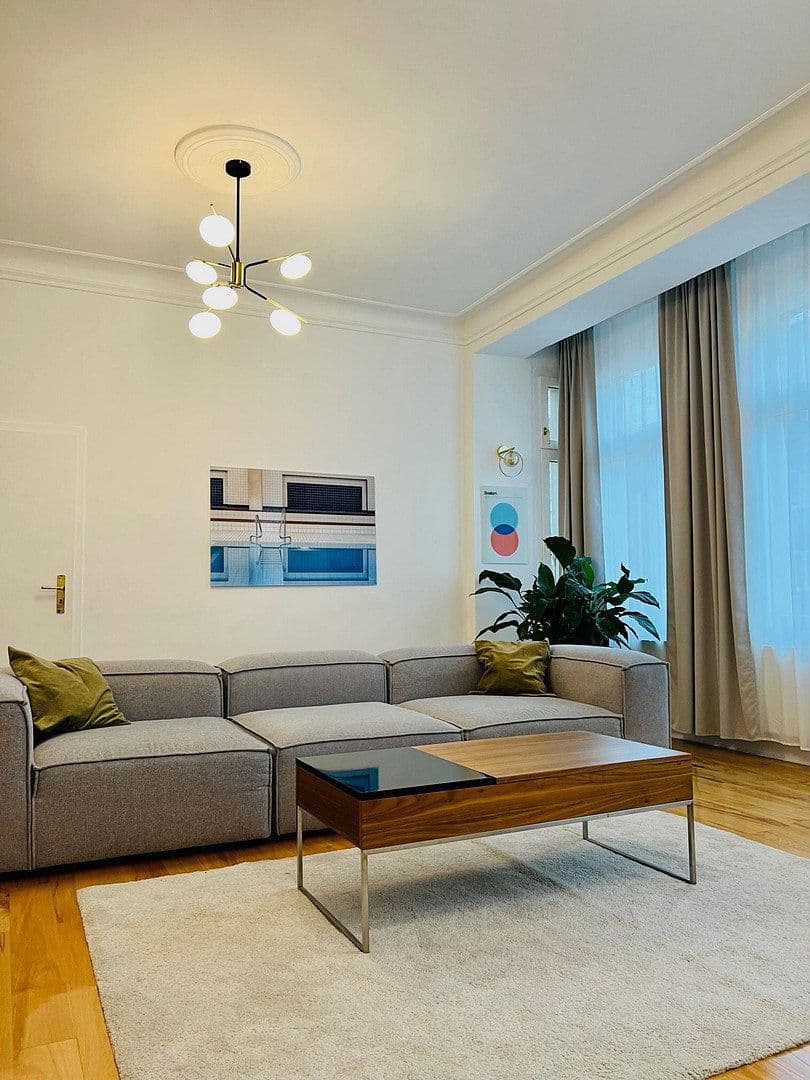 Prenájom bytu 3-izbový 89 m², Lindenstraße 86, Köln, Severné Porýnie - Westfálsko Prenájom bytu 3-izbový 89 m², Lindenstraße 86, Köln, Severné Porýnie - Westfálsko