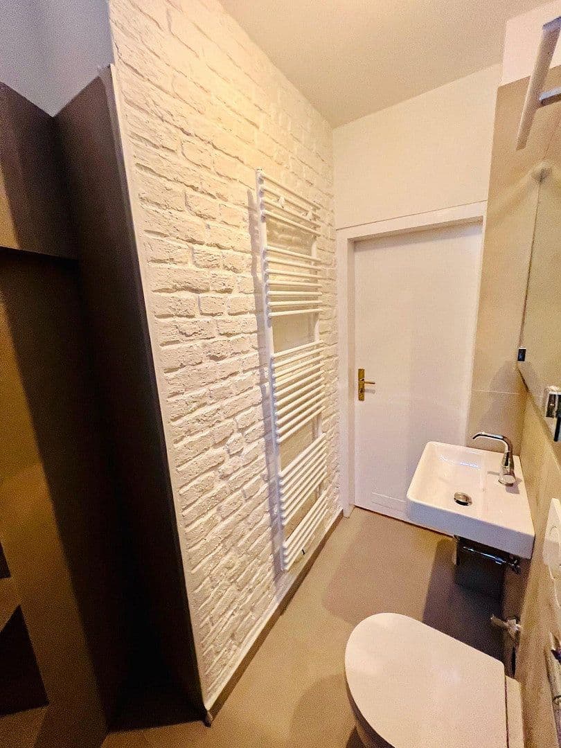 Prenájom bytu 3-izbový 89 m², Lindenstraße 86, Köln, Severné Porýnie - Westfálsko Prenájom bytu 3-izbový 89 m², Lindenstraße 86, Köln, Severné Porýnie - Westfálsko