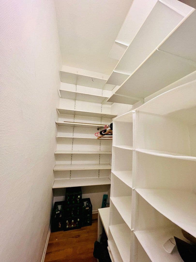 Prenájom bytu 3-izbový 89 m², Lindenstraße 86, Köln, Severné Porýnie - Westfálsko Prenájom bytu 3-izbový 89 m², Lindenstraße 86, Köln, Severné Porýnie - Westfálsko