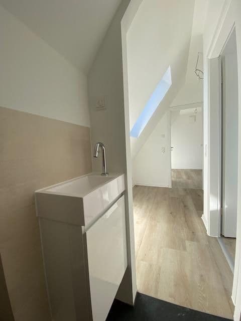 Prenájom bytu 3-izbový 85 m², Schmalestr.1, Wiernsheim, Bádensko-Wurttembersko Prenájom bytu 3-izbový 85 m², Schmalestr.1, Wiernsheim, Bádensko-Wurttembersko