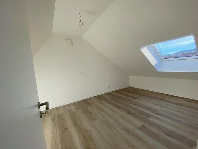 Prenájom bytu 3-izbový 85 m², Schmalestr.1, Wiernsheim, Bádensko-Wurttembersko Prenájom bytu 3-izbový 85 m², Schmalestr.1, Wiernsheim, Bádensko-Wurttembersko