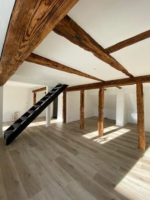 Prenájom bytu 3-izbový 85 m², Schmalestr.1, Wiernsheim, Bádensko-Wurttembersko Prenájom bytu 3-izbový 85 m², Schmalestr.1, Wiernsheim, Bádensko-Wurttembersko