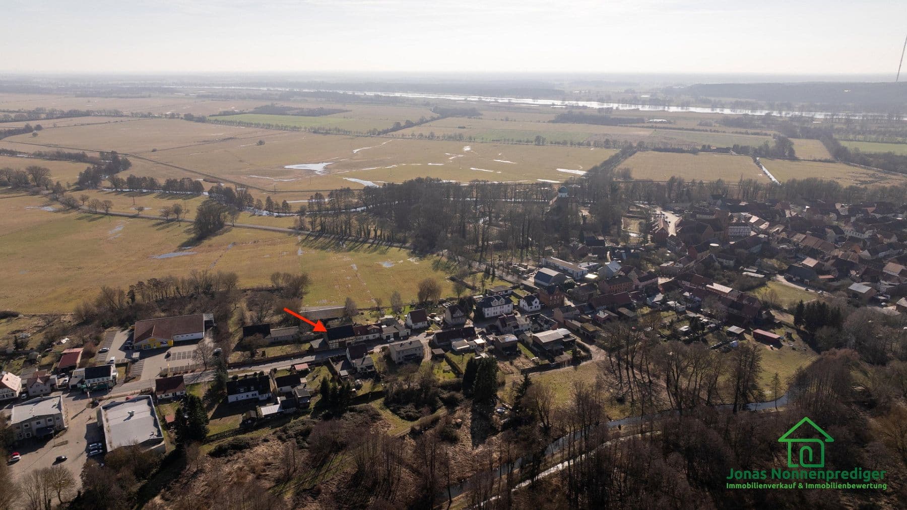 Predaj domu 131 m², pozemek 1.221 m², Berliner Straße 38a, Lenzen (Elbe), Brandenbursko Predaj domu 131 m², pozemek 1.221 m², Berliner Straße 38a, Lenzen (Elbe), Brandenbursko