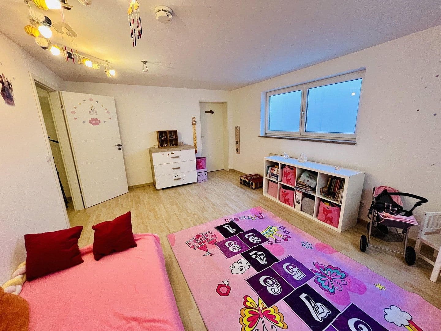 Prenájom bytu 3-izbový 105 m², Gilching, Bavorsko Prenájom bytu 3-izbový 105 m², Gilching, Bavorsko