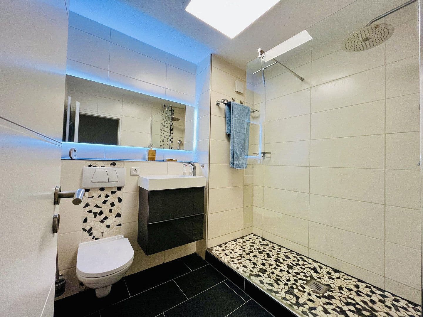 Prenájom bytu 3-izbový 105 m², Gilching, Bavorsko Prenájom bytu 3-izbový 105 m², Gilching, Bavorsko