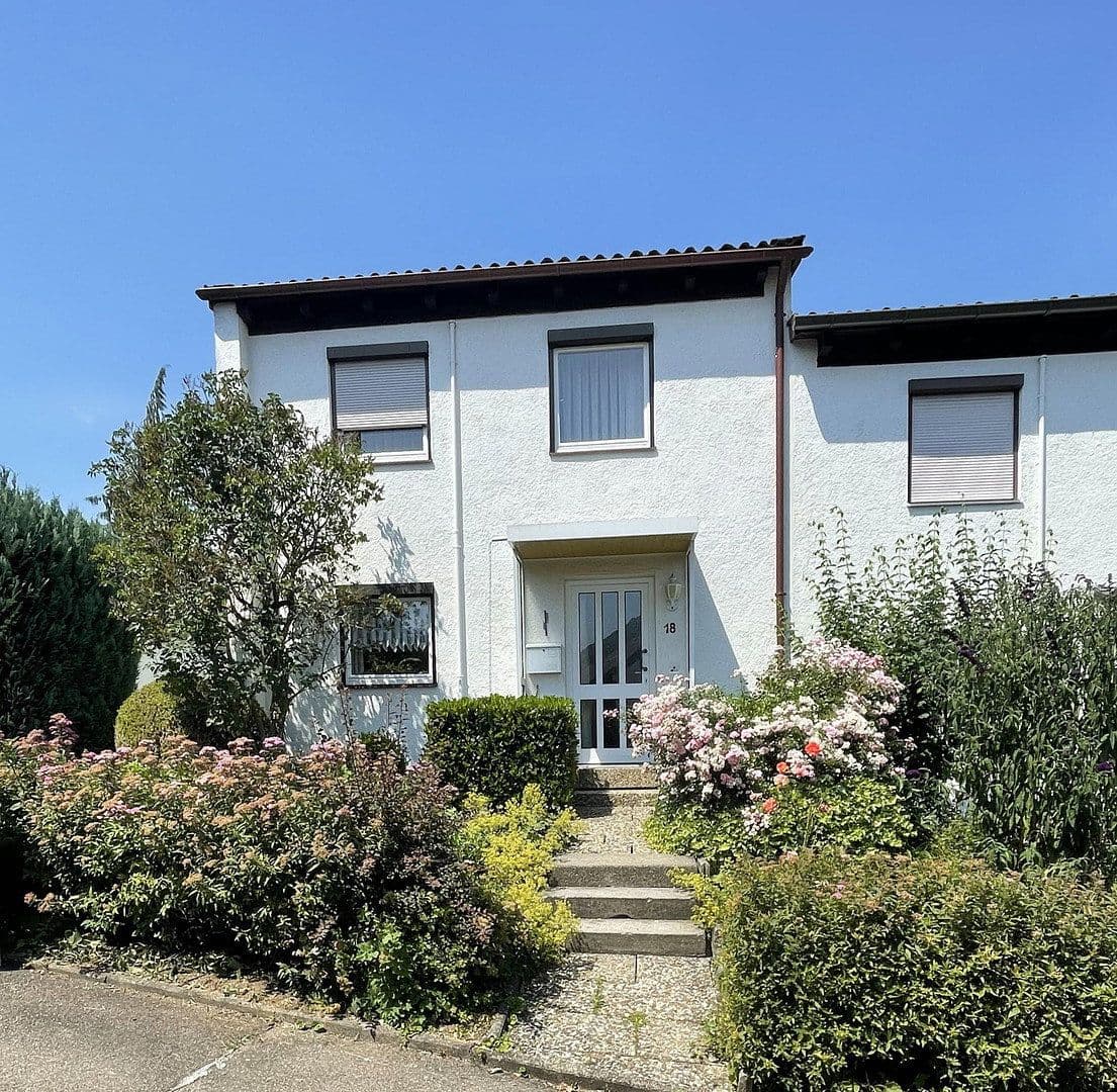 Predaj domu 92 m², pozemek 471 m², Silberdistelweg 18, Reutlingen, Bádensko-Wurttembersko Predaj domu 92 m², pozemek 471 m², Silberdistelweg 18, Reutlingen, Bádensko-Wurttembersko