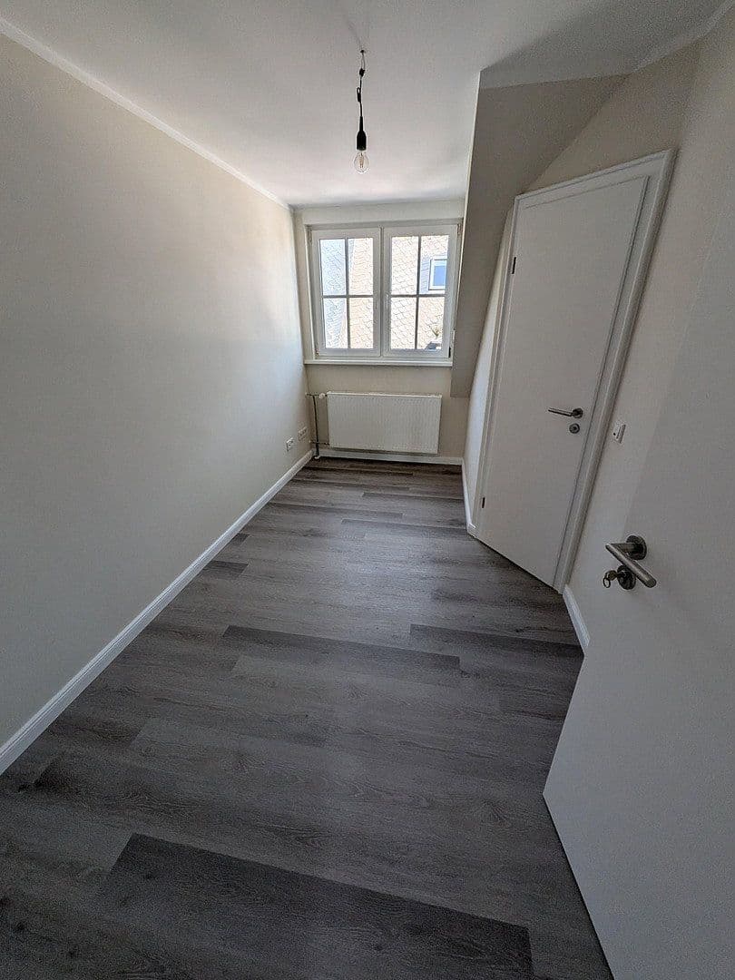 Prenájom bytu 4-izbový 108 m², Schmidtstraße 8, Rüdesheim am Rhein, Hesensko Prenájom bytu 4-izbový 108 m², Schmidtstraße 8, Rüdesheim am Rhein, Hesensko