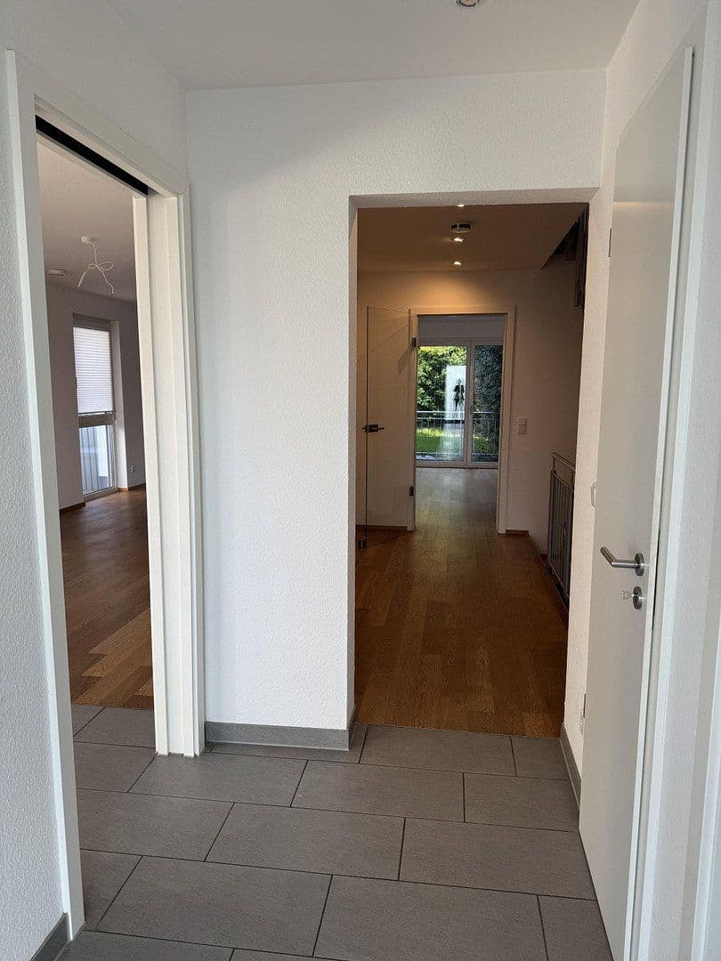 Prenájom domu 189 m², pozemek 343 m², Im Brünnel 26A, Hirschberg an der Bergstraße, Bádensko-Wurttembersko Prenájom domu 189 m², pozemek 343 m², Im Brünnel 26A, Hirschberg an der Bergstraße, Bádensko-Wurttembersko