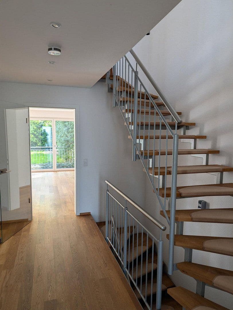 Prenájom domu 189 m², pozemek 343 m², Im Brünnel 26A, Hirschberg an der Bergstraße, Bádensko-Wurttembersko Prenájom domu 189 m², pozemek 343 m², Im Brünnel 26A, Hirschberg an der Bergstraße, Bádensko-Wurttembersko