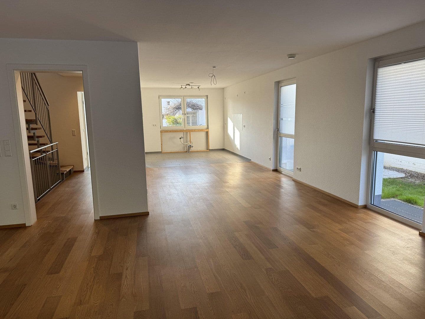 Prenájom domu 189 m², pozemek 343 m², Im Brünnel 26A, Hirschberg an der Bergstraße, Bádensko-Wurttembersko Prenájom domu 189 m², pozemek 343 m², Im Brünnel 26A, Hirschberg an der Bergstraße, Bádensko-Wurttembersko