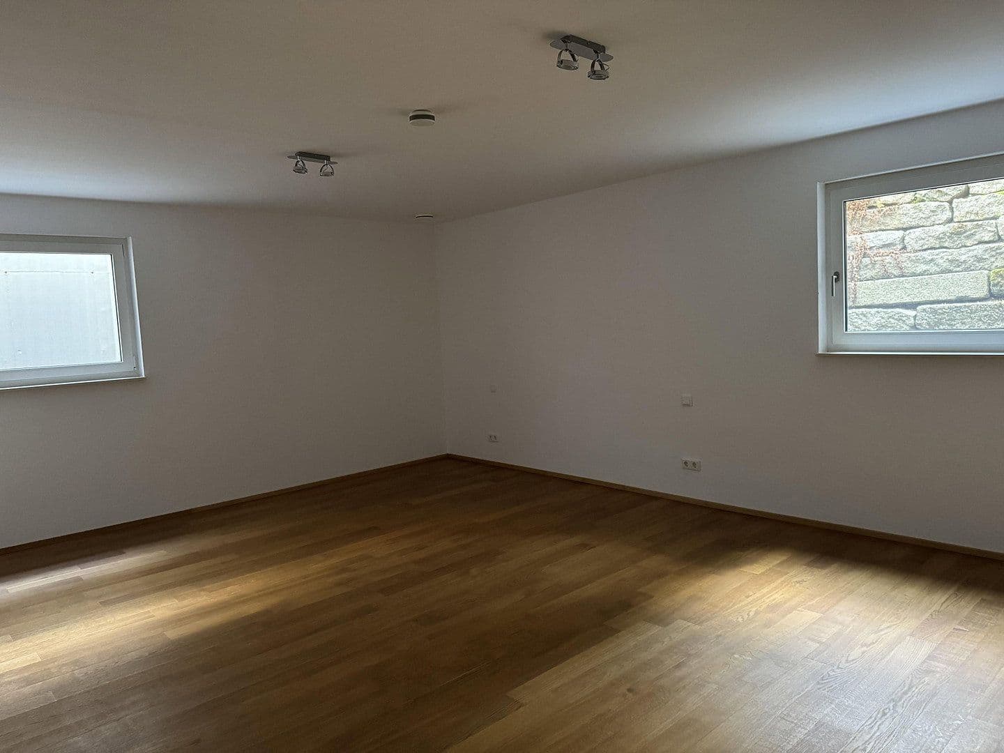 Prenájom domu 189 m², pozemek 343 m², Im Brünnel 26A, Hirschberg an der Bergstraße, Bádensko-Wurttembersko Prenájom domu 189 m², pozemek 343 m², Im Brünnel 26A, Hirschberg an der Bergstraße, Bádensko-Wurttembersko