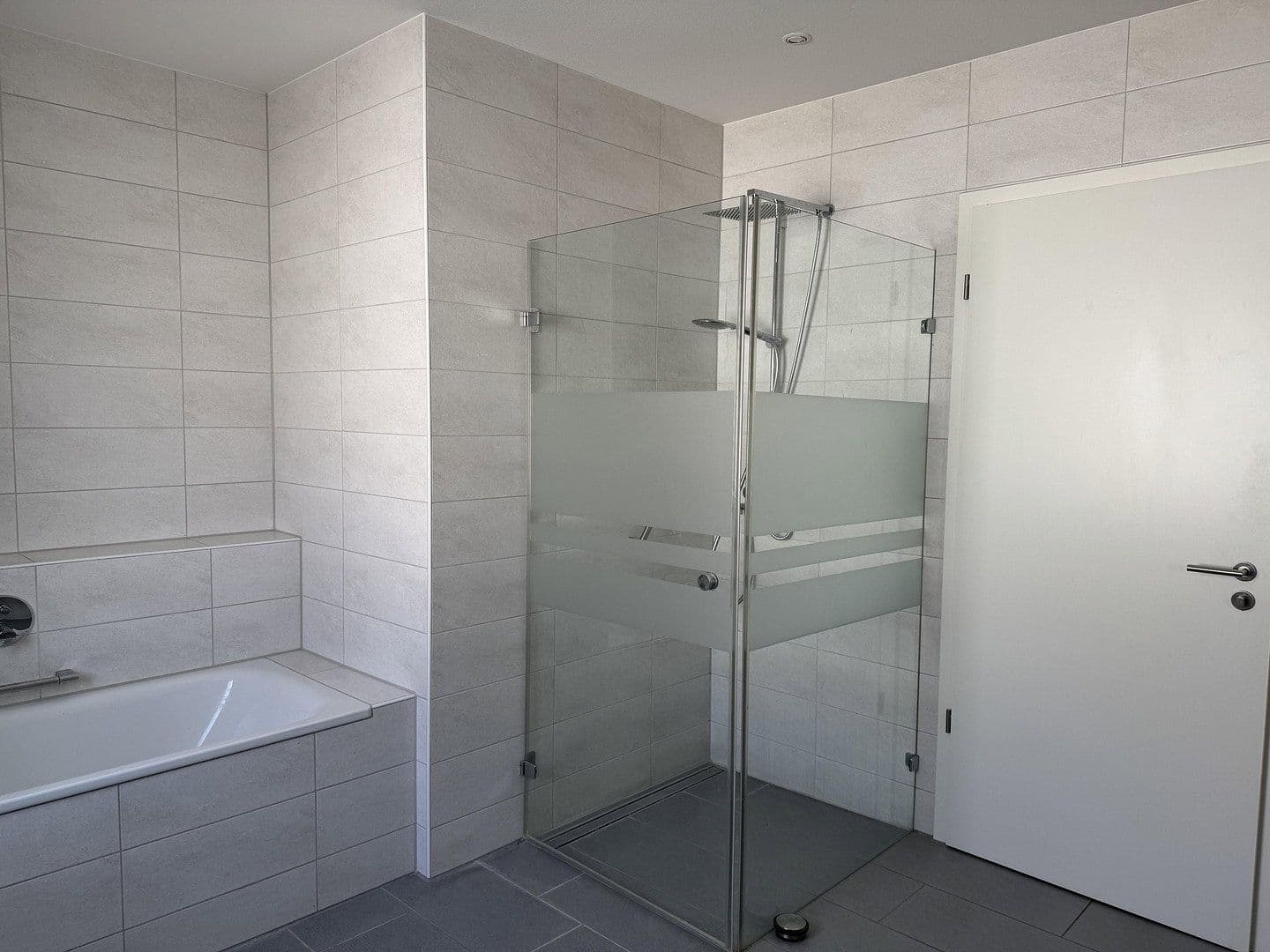 Prenájom domu 189 m², pozemek 343 m², Im Brünnel 26A, Hirschberg an der Bergstraße, Bádensko-Wurttembersko Prenájom domu 189 m², pozemek 343 m², Im Brünnel 26A, Hirschberg an der Bergstraße, Bádensko-Wurttembersko