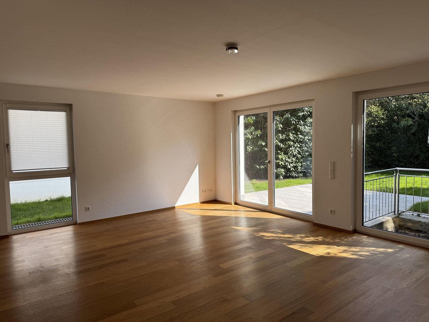 Prenájom domu 189 m², pozemek 343 m², Im Brünnel 26A, Hirschberg an der Bergstraße, Bádensko-Wurttembersko Prenájom domu 189 m², pozemek 343 m², Im Brünnel 26A, Hirschberg an der Bergstraße, Bádensko-Wurttembersko