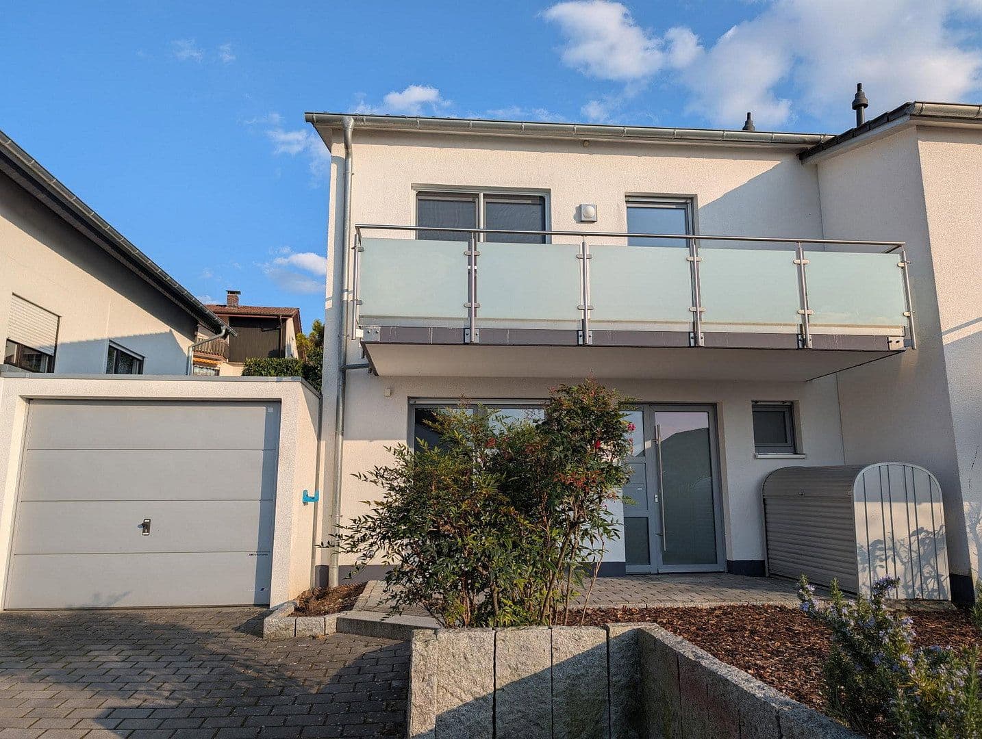 Prenájom domu 189 m², pozemek 343 m², Im Brünnel 26A, Hirschberg an der Bergstraße, Bádensko-Wurttembersko Prenájom domu 189 m², pozemek 343 m², Im Brünnel 26A, Hirschberg an der Bergstraße, Bádensko-Wurttembersko