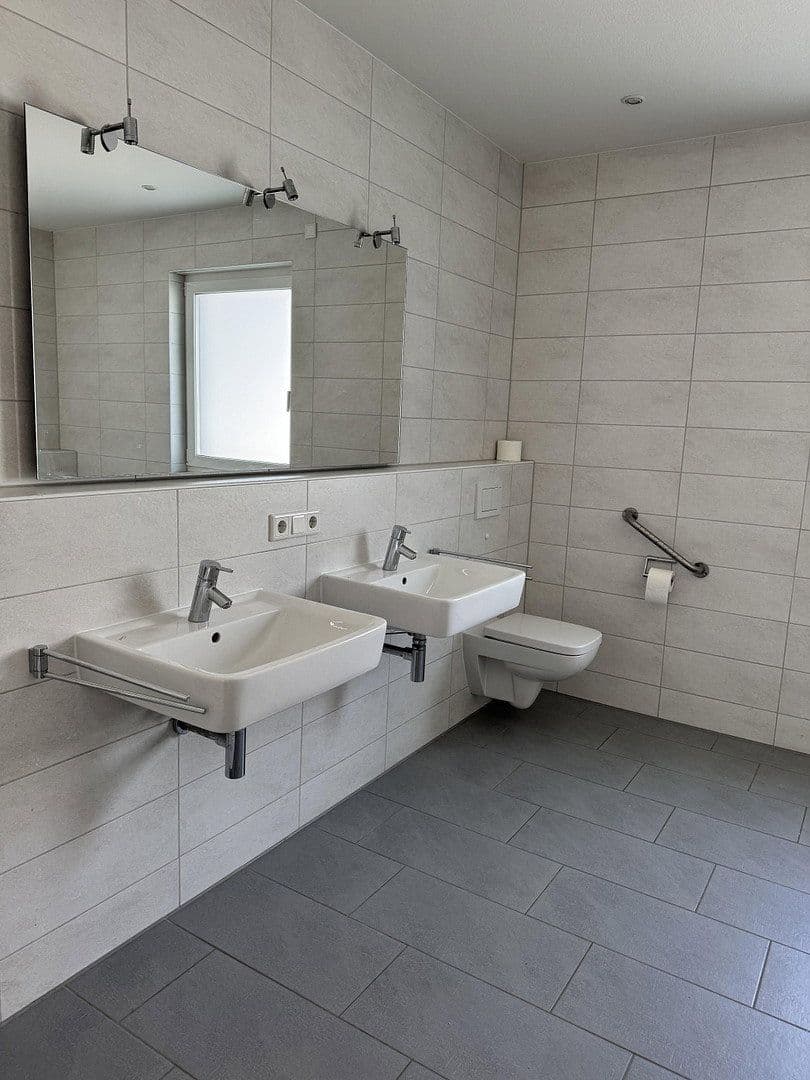 Prenájom domu 189 m², pozemek 343 m², Im Brünnel 26A, Hirschberg an der Bergstraße, Bádensko-Wurttembersko Prenájom domu 189 m², pozemek 343 m², Im Brünnel 26A, Hirschberg an der Bergstraße, Bádensko-Wurttembersko