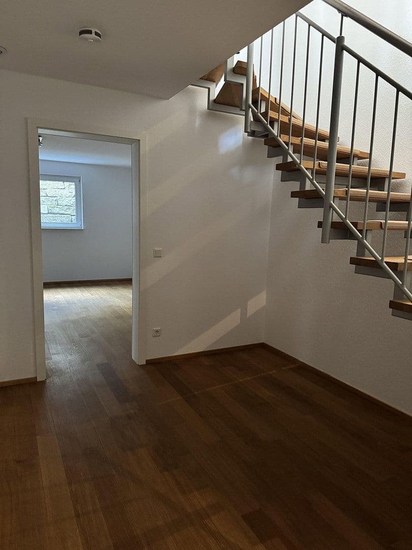 Prenájom domu 189 m², pozemek 343 m², Im Brünnel 26A, Hirschberg an der Bergstraße, Bádensko-Wurttembersko Prenájom domu 189 m², pozemek 343 m², Im Brünnel 26A, Hirschberg an der Bergstraße, Bádensko-Wurttembersko