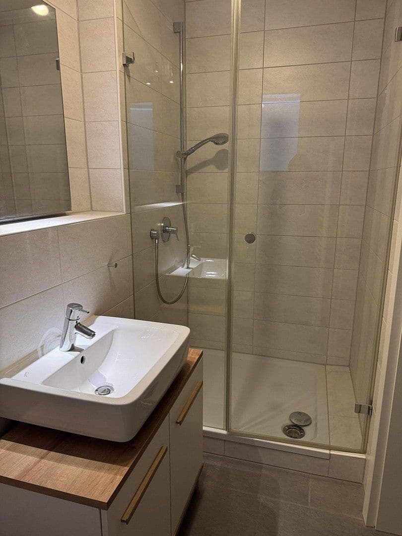 Prenájom domu 189 m², pozemek 343 m², Im Brünnel 26A, Hirschberg an der Bergstraße, Bádensko-Wurttembersko Prenájom domu 189 m², pozemek 343 m², Im Brünnel 26A, Hirschberg an der Bergstraße, Bádensko-Wurttembersko