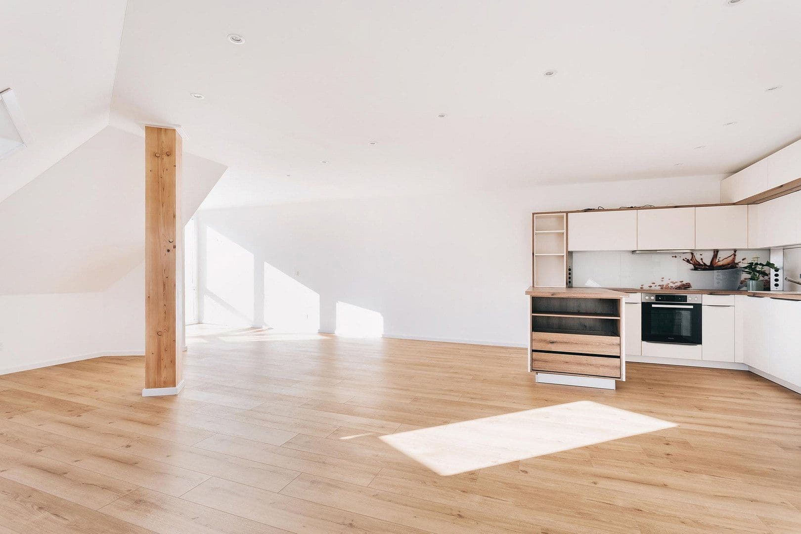 Predaj bytu 2-izbový 71 m², Meußlitzer Straße, Dresden, Sasko Predaj bytu 2-izbový 71 m², Meußlitzer Straße, Dresden, Sasko