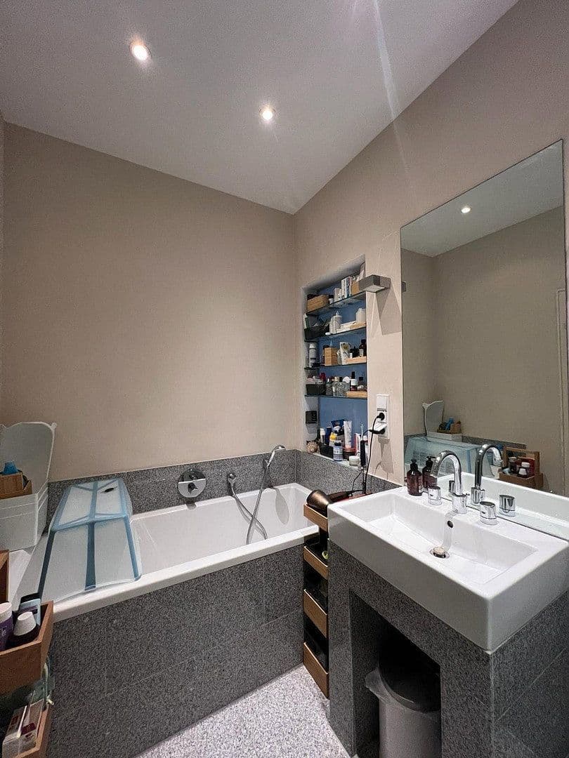 Prenájom bytu 2-izbový 95 m², Moltkestraße 127, Köln, Severné Porýnie - Westfálsko Prenájom bytu 2-izbový 95 m², Moltkestraße 127, Köln, Severné Porýnie - Westfálsko