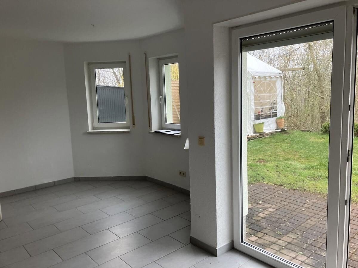 Prenájom bytu 2-izbový 64 m², Amselweg 22, Lichtenstein/Sachsen, Sasko Prenájom bytu 2-izbový 64 m², Amselweg 22, Lichtenstein/Sachsen, Sasko