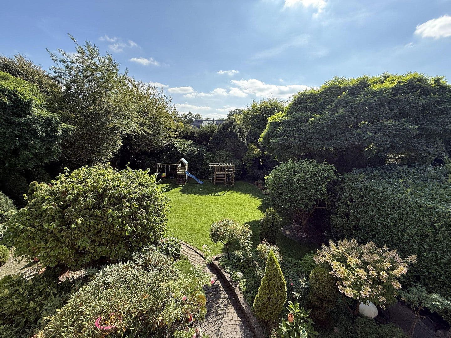 Predaj domu 295 m², pozemek 1.070 m², Bremen, Brémy Predaj domu 295 m², pozemek 1.070 m², Bremen, Brémy